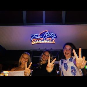 Meet your Posher, Shea